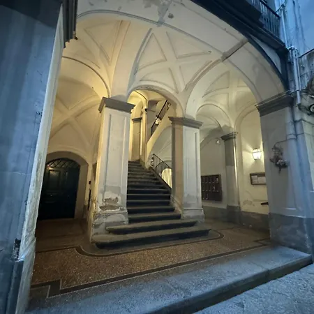 Parthenope House アパート ナポリ