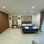 Parthenope House דירה